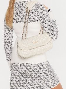 Guess Torebka Cristi HWTG81 39210 Écru. Torebki klasyczne Guess, z aplikacjami, ze skóry, bez dodatków. Za 389,99 zł.