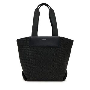 Torebka Calvin Klein. Czarne shopper bag Calvin Klein, bez wzorów, bez dodatków. Za 489,99 zł.