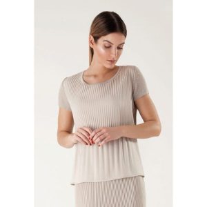 Bluzka w kolorze beżowym. Bluzki marki Far Far Fashion. W wyprzedaży za 79,95 zł.