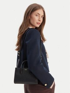 BOSS Torebka 50557998 Czarny. Czarne torebki klasyczne Boss, bez wzorów, ze skóry, bez dodatków. Za 559,99 zł.