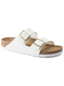 Birkenstock Klapki "Arizona" w kolorze białym rozmiar: 39. Białe klapki Birkenstock, bez wzorów, z otwartym noskiem, bez obcasa. Za 320,63 zł.