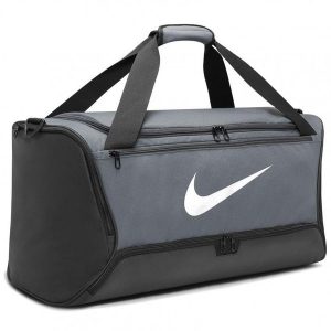 Torba sportowa treningowa NIKE na trening w podróż. Czarne torby podróżne i sportowe Nike, bez wzorów. Za 176,00 zł.