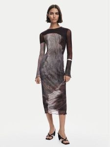 Desigual Sukienka codzienna Abyss Lacroix 25WWVK01 Brązowy Slim Fit. Brązowe sukienki Desigual, na co dzień, xl, bez wzorów, z syntetyku, bez kołnierzyka, bez ramiączek, proste. Za 369,99 zł.