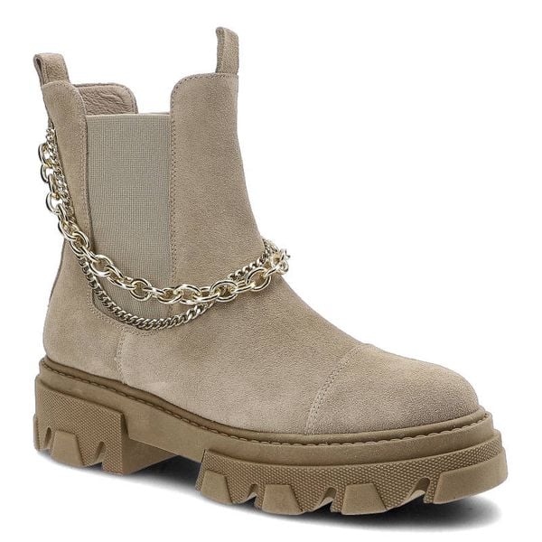 Botki damskie Karino, naturalna skóra zamszowa z elastyczną cholewką ozdobnym metalowym łańcuchem oraz masywną podeszwą, beżowe, 3952-001-P. Brązowe botki Karino, bez wzorów, ze skóry, bez obcasa, bez zapięcia. Za 339,00 zł.