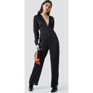 NA-KD Trend Plunging V-cut Jumpsuit - Black. Kombinezony marki TRIBORD. Za 202,95 zł.