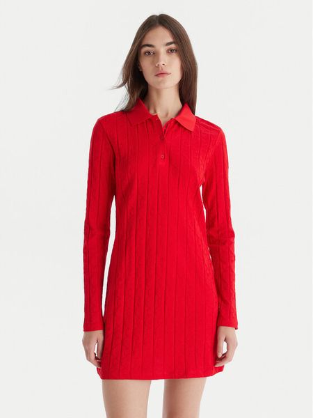 Calvin Klein Jeans Sukienka codzienna LV047D228G Czerwony Slim Fit. Czerwone kombinezony Calvin Klein Jeans, m, bez wzorów, z bawełny, bez kołnierzyka, bez ramiączek. Za 339,99 zł.