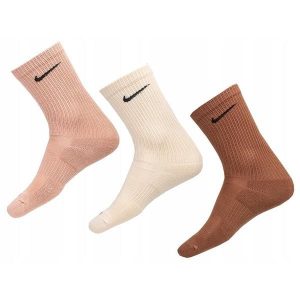 Skarpety Nike Everyday Cushioned 3 pary kolorowe. Brązowe skarpetki Nike, bez wzorów. Za 71,00 zł.