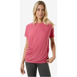 Koszulka SUPER.NATURAL W YOGA LOOSE TEE. Czerwone bluzki super.natural, bez wzorów, sportowe, bez kołnierzyka, bez ramiączek. Za 349,99 zł.