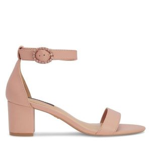 Sandały Nine West. Czerwone sandały Nine West, bez wzorów, bez obcasa, na słupku, bez zapięcia. Za 160,99 zł.