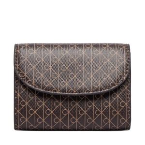 Portfel Calvin Klein. Brązowe portfele Calvin Klein, bez wzorów. Za 249,99 zł.