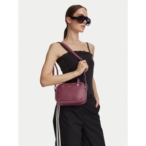 Torebka adidas. Czerwone kuferki ADIDAS, bez wzorów, bez dodatków. Za 179,99 zł.