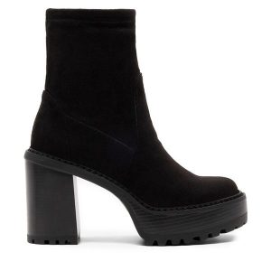 Botki Nine West. Czarne botki Nine West, bez wzorów, bez obcasa, na słupku, bez zapięcia. Za 299,99 zł.