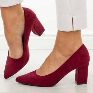 Bordowe czółenka damskie na słupku Sergio Leone Pb414. Czerwone czółenka Sergio Leone, bez wzorów, z jeansu, bez obcasa, na obcasie, bez zapięcia. W wyprzedaży za 152,10 zł.