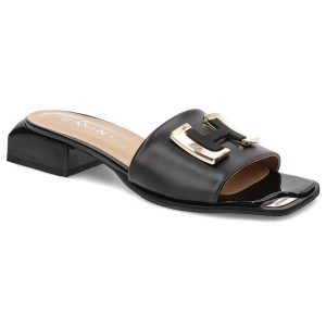 Czarne Klapki Ravini Eleganckie Obuwie Damskie. Czarne klapki Ravini, bez wzorów, ze skóry, bez obcasa, na obcasie. Za 279,00 zł.