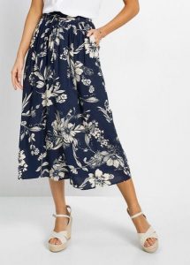 Spódnica maxi z miekkiej wiskozy z wygodnym ściągaczem w talii. Niebieskie spódnice bonprix, bez wzorów, z wiskozy, maxi. Za 99,99 zł.