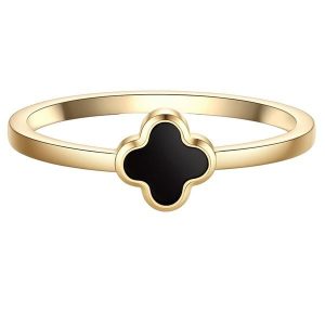 Glanzstücke München Pierscionek koniczyna ze stali nierdzewnej w zlocie z agatem Pierścionki 1 ct Damski. Czarne pierścionki Glanzstücke München, z agatem, pozłacane. Za 149,99 zł.