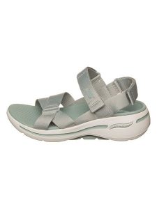 Skechers Sandały "Go Walk" w kolorze szarym rozmiar: 36. Szare sandały Skechers, bez wzorów, z otwartym noskiem, bez obcasa, na koturnie, bez zapięcia. Za 180,49 zł.