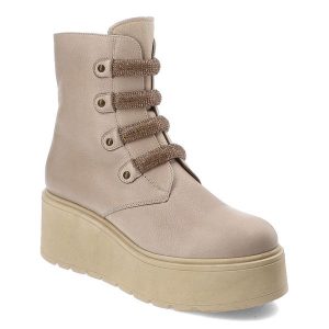 Beżowe Botki Armodo Stylowe Obuwie Damskie Na Platformie. Brązowe botki Armodo, bez wzorów, bez obcasa, na obcasie, bez zapięcia. Za 409,00 zł.