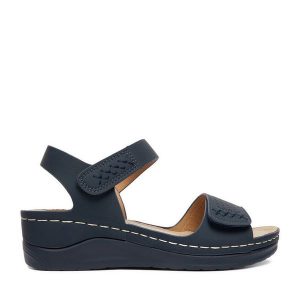 Sandały Go Soft. Niebieskie sandały Go Soft, bez wzorów, bez obcasa, na koturnie, bez zapięcia. Za 119,99 zł.