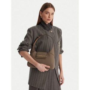 Torebka DKNY. Brązowe torebki klasyczne DKNY, bez wzorów, bez dodatków. Za 588,99 zł.