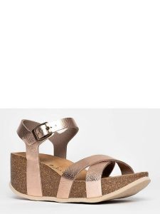 BACKSUN Sandały w kolorze różowozłotym na koturnie rozmiar: 42. Różowe sandały Backsun, bez wzorów, z otwartym noskiem, bez obcasa, na koturnie, bez zapięcia. Za 152,99 zł.