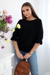 Sweter z falbanką na rękawie czarny. Czarne swetry klasyczne KESI, l, z nylonu, bez kołnierzyka, plus size. Za 175,65 zł.
