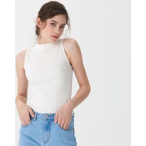 Top z półgolfem - Biały. Topy marki House. Za 29,99 zł.