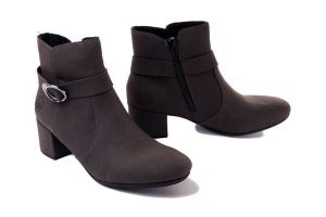 RIEKER 70289-45 grey, botki damskie. Szare botki Rieker, na zimę, bez wzorów, z polaru, bez obcasa, na obcasie, bez zapięcia. Za 329,90 zł.