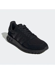 Adidas Sneakersy "Run 84" w kolorze czarnym rozmiar: 44. Czarne trampki ADIDAS, bez wzorów, z materiału, bez zapięcia. Za 191,88 zł.
