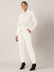 APART Spodnie w kolorze białym rozmiar: 42. Białe spodnie z wysokim stanem Apart, bez wzorów, z kaszmiru, z podwyższonym stanem. Za 208,45 zł.