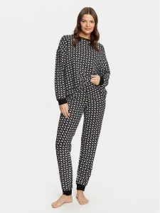 Guess Piżama O5RX09 KCMB2 Czarny Regular Fit. Czarne piżamy Guess, z aplikacjami, z wiskozy, bez ramiączek. Za 209,99 zł.