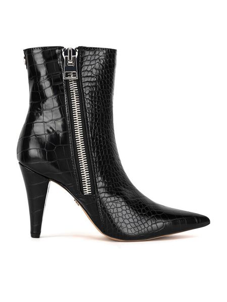 Nine West Botki BYCCC04 Czarny. Czarne botki Nine West, bez wzorów, z materiału, bez obcasa, na słupku, bez zapięcia. Za 299,99 zł.