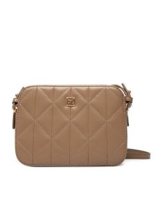 Calvin Klein Torebka Quilted Camera Bag LV04F3328G Beżowy. Brązowe listonoszki Calvin Klein, bez wzorów, ze skóry, bez dodatków. Za 449,99 zł.