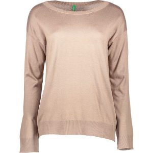 Sweter w kolorze beżowym. Brązowe swetry klasyczne marki Benetton, z dzianiny. W wyprzedaży za 54,95 zł.