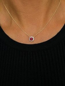 OR Carats Złoty naszyjnik z diamentem - dł. 40 cm rozmiar: onesize. Czerwone naszyjniki OR Carats, z diamentem, złote. Za 1 296,99 zł.