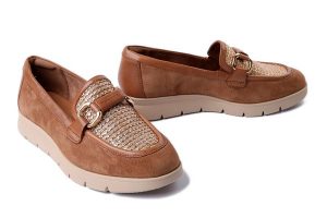TAMARIS 1-24628-44 392 cognac comb, półbuty damskie. Brązowe półbuty Tamaris, bez wzorów, bez obcasa, na koturnie, bez zapięcia. Za 265,93 zł.