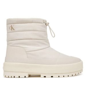 Śniegowce Calvin Klein. Białe buty zimowe Calvin Klein, bez obcasa, bez zapięcia. Za 489,99 zł.