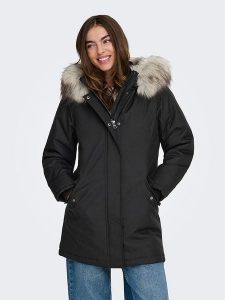 ONLY Parka w kolorze czarnym rozmiar: M. Czarne płaszcze ONLY, m, bez wzorów, bez kaptura. Za 206,91 zł.