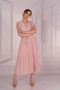 Elegancka Plisowana Sukienka z Kopertowym Dekoltem - Różowa. Czerwone sukienki Merribel, s, bez wzorów, z elastanu, eleganckie, bez kołnierzyka, bez ramiączek, kopertowe. Za 129,90 zł.