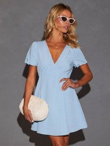 LA Angels Sukienka w kolorze błękitnym rozmiar: L. Niebieskie sukienki LA Angels, na imprezę, l, bez wzorów, bez kołnierzyka, bez ramiączek, mini. Za 245,96 zł.