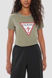 GUESS Zielony t-shirt damski Original Tee, Rozmiar XS. Zielone t-shirty Guess, s, z aplikacjami, bez kołnierzyka, bez ramiączek. W wyprzedaży za 94,99 zł.