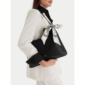 Torebka MEXX. Czarne torebki klasyczne Mexx, bez wzorów, bez dodatków. Za 179,99 zł.