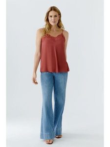 Oui Top w kolorze czerwonym rozmiar: 42. Czerwone topy Oui, bez wzorów, z koronki, bez kołnierzyka, bez ramiączek. Za 173,99 zł.
