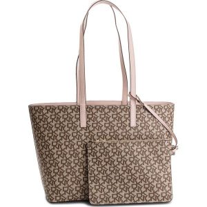 Torebka DKNY - Brayden Md Rvrsbl Tote R83A7757 Chino Logo/Ico Bls QIB. Shopper bag marki DKNY. W wyprzedaży za 389,00 zł.