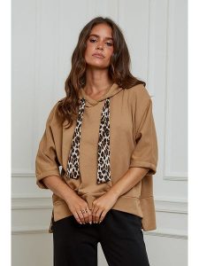 L'armoire de Suzette Bluza w kolorze jasnobrązowym rozmiar: 38/40. Brązowe bluzy L'armoire de Suzette, l, bez wzorów, z kapturem. Za 166,49 zł.