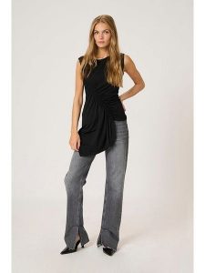 My Essential Wardrobe Top w kolorze czarnym rozmiar: XXL. Czarne topy My Essential Wardrobe, s, bez wzorów, z asymetrycznym kołnierzem, bez ramiączek. Za 70,41 zł.