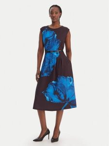 DKNY Sukienka koktajlowa DD5N3J04 Czarny Regular Fit. Czarne sukienki DKNY, bez wzorów, z syntetyku, wizytowe, bez kołnierzyka, bez ramiączek. Za 699,99 zł.