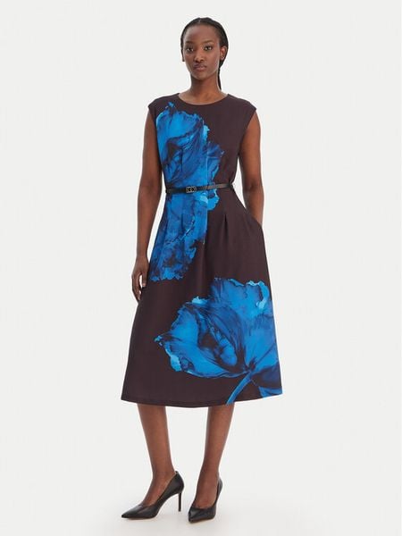 DKNY Sukienka koktajlowa DD5N3J04 Czarny Regular Fit. Czarne sukienki DKNY, bez wzorów, z syntetyku, wizytowe, bez kołnierzyka, bez ramiączek. Za 629,99 zł.