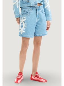 Desigual Szorty jeansowe Wakand 26SWDD45 Niebieski Relaxed Fit. Niebieskie szorty Desigual, bez wzorów, z bawełny. Za 489,99 zł.