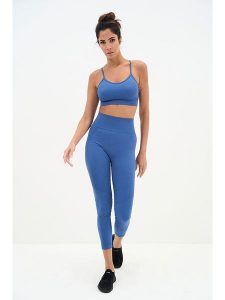 Onamaste Legginsy sportowe w kolorze niebieskim rozmiar: L/XL. Niebieskie legginsy Onamaste, bez wzorów, z materiału, z podwyższonym stanem. Za 131,74 zł.